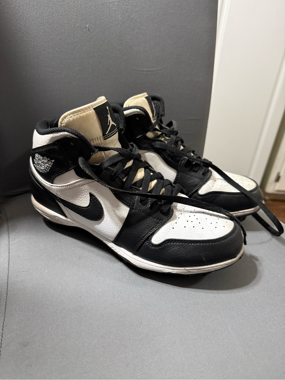 Men’s Jordan 1 Retro High Top Basketball Football Cleats